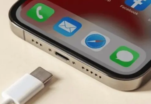 新疆苹果15维修分享iPhone15改USB-C接口后能和安卓用户互借充电器吗 